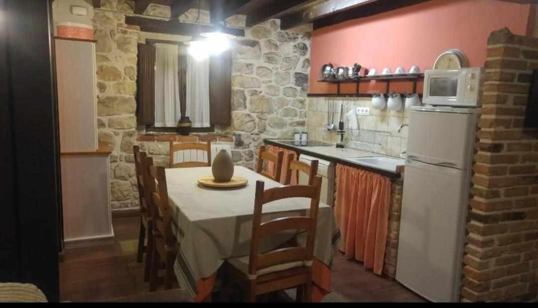 La Gesta Picos De Europa Villa Poo  Buitenkant foto
